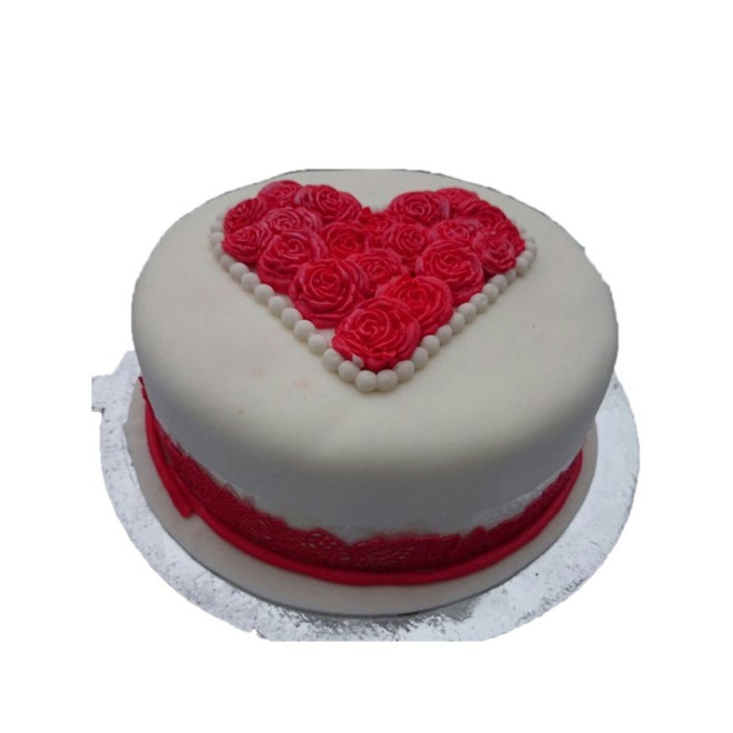 heart-of-roses-cake